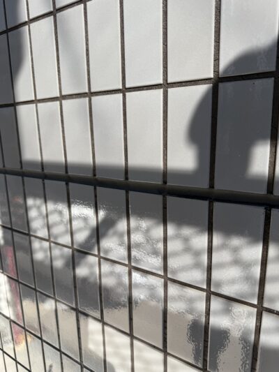 SK化研タイルフレッシュで塗装したタイル面は、シーリング後打ち