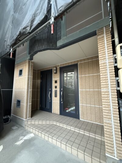 大阪市港区　塗り替えの為のコーキング作業完了