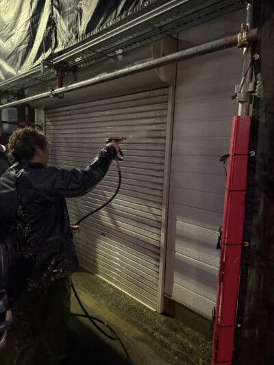 大阪市福島区　外壁塗装の為の高圧洗浄水洗い