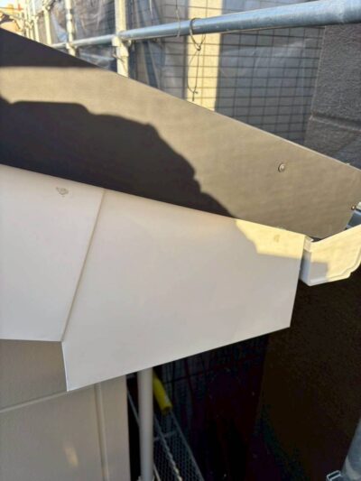 大阪市港区　破風板カバー工法