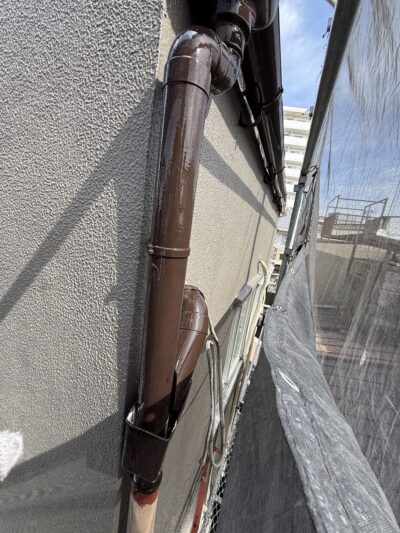 付帯部の樋　２液型無機塗料で塗装