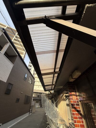 塗り替えの為に外したポリカを復旧