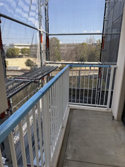 吹田市　手摺りがに傷が付かないように養生