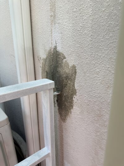 吹田市　塗り替え前の外壁補修　カチオンフィーラー補修　